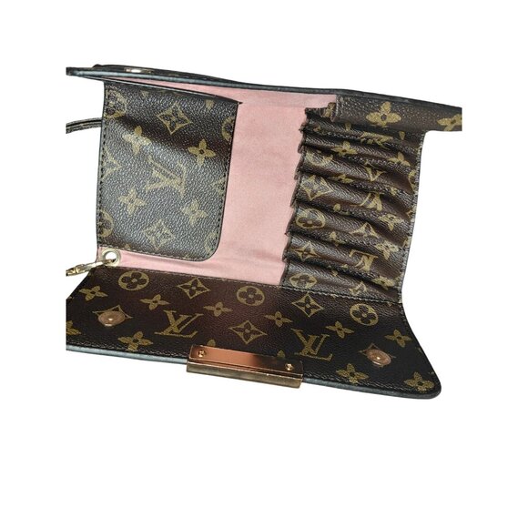 Louis Vuitton Monogram Canvas Sarah MAKE UP Brush WALLET With Wristlet Strap & B - Picture 2 of 4